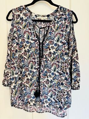 Daniel Rainn Paisley Cold Shoulder Top Size M Boho Tassel Tie 100% Rayon